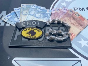 Adolescente é apreendido com bombinhas de maconha em Penedo