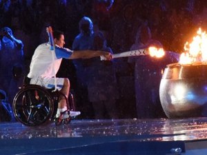 Festa pede inclusão e mundo mais acessível; estão abertos os Jogos do Rio