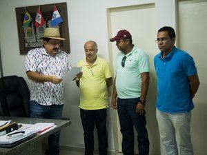 Prefeito Gilberto Gonçalves assina ordem de serviço para reforma e reconstrução da UBS Jorge Nunes em Rio Largo