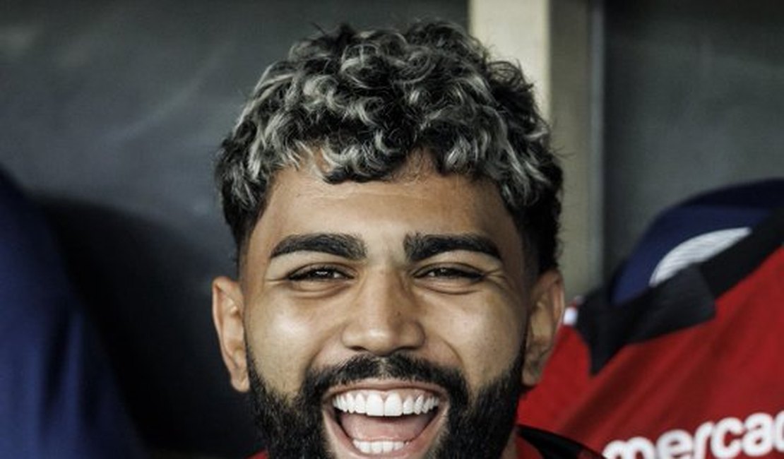 Gabigol posta foto sorrindo após expulsão em clássico e torcedores do Flamengo detonam: ‘Falta de respeito’