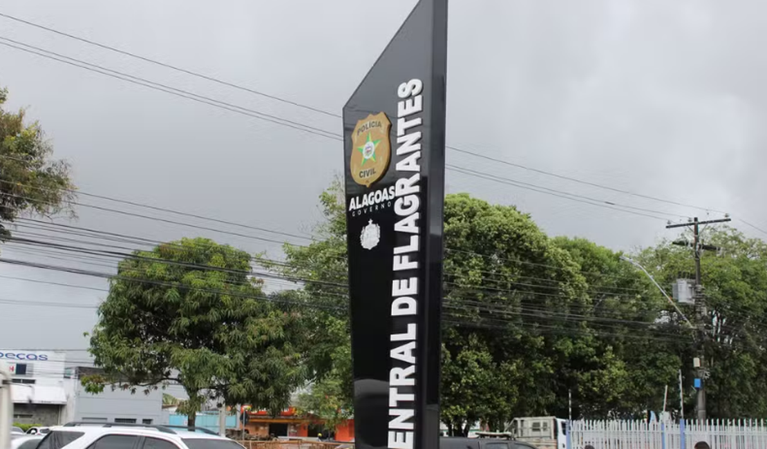 Adolescente é apreendido após vítima reconhecer celular roubado pela foto na tela em Maceió