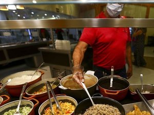 Governo reajusta auxílio-alimentação dos servidores públicos federais; saiba o valor
