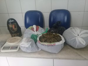 Denúncia leva a apreensão de droga na cidade de Rio Largo 