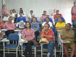 Coringa alerta funcionários sobre acidentes no trabalho