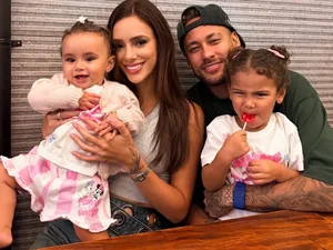 Bruna Biancardi comemora mesversário de filha com Neymar