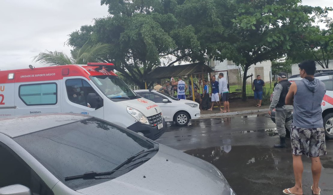 Homem dispara tiros contra torcedores do CSA no Eustáquio Gomes e deixa feridos