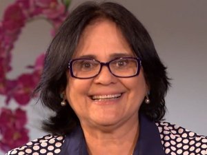 Damares Alves diz que menina estuprada pelo tio devia ter feito uma cesárea