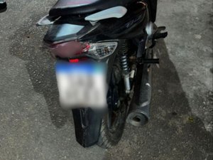 Moto furtada é recuperada pela polícia minutos após o crime