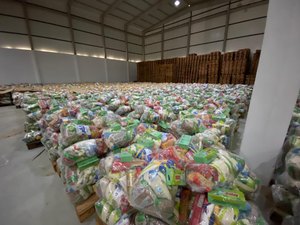 Governadoria do Agreste inicia entrega de 70 toneladas de cestas básicas para instituições de Arapiraca