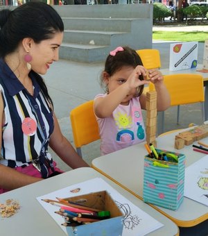 Projeto “Leitura na Praça” atrai crianças e adultos para o mundo imaginário e real em Arapiraca