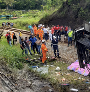 Empresa de ônibus alagoano que caiu de viaduto em MG vai indenizar famílias das vítimas