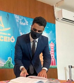 Ronaldo Lessa assume prefeitura de Maceió durante viagem de JHC ao exterior