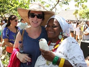 Cultura quilombola encanta professora inglesa em festividades na Serra da Barriga