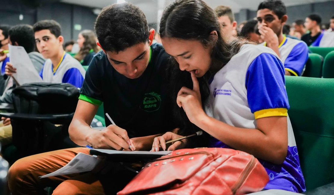 Prefeitura disponibiliza material e aulão preparatório para a Olimpíada brasileira de Astronomia e Astronáutica