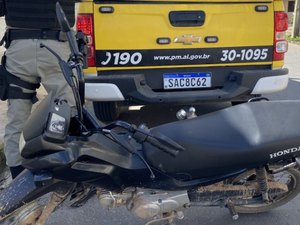 Menor é apreendido em flagrante apos furtar moto ao lado do shopping de Arapiraca.