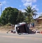 [Vídeo] Colisão entre van e carro deixa feridos no Distrito de Branca de Atalaia