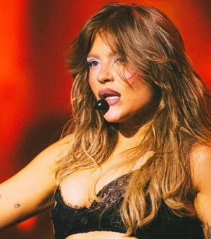 Luísa Sonza é inconveniente ao constranger casal em pedido de namoro