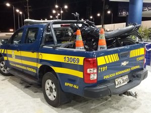 Veículo adulterado é recuperado pela PRF na BR-104, em Rio Largo