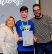 Emoção e entrega de certificados para 25 estudantes marcam intercâmbio histórico em Londres