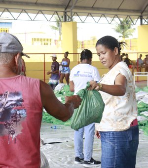 Vinte toneladas de peixes são entregues em Matriz de Camaragibe