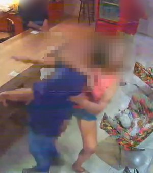 Mulher é detida após quebrar recepção de hotel e agredir hóspede em Arapiraca