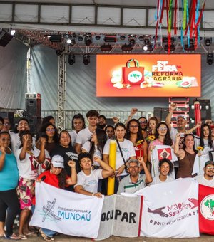 Representando Comissão da Câmara, Teca Nelma defende ensino público em ato da Feira da Reforma Agrária