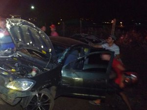 Vídeo: cinco pessoas ficam feridas após carro capotar em  Coité do Noia