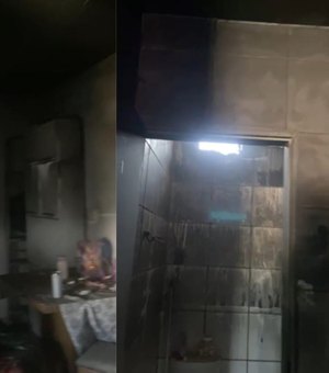 [Vídeo] Fogo atinge quarto de apartamento onde família dormia, em Maceió