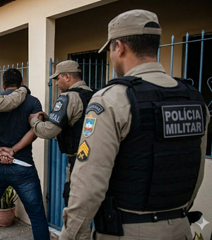 Homem diz que vai 'dar facada' na mãe em Arapiraca para conseguir dinheiro para se drogar