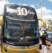 Acidente com ônibus da banda Mala 100 Alça deixa um pedestre morto 
