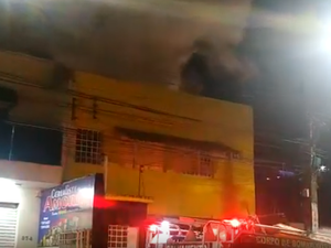 [Vídeo] Hotel Casarão pega fogo em Palmeira dos Índios