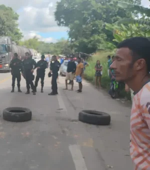 Trecho da BR-101 é liberado após protesto de indígenas em Joaquim Gomes
