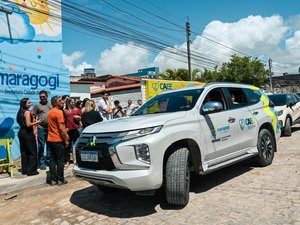 Carro oficial deixa gabinete e passa atender crianças com deficiência em Maragogi