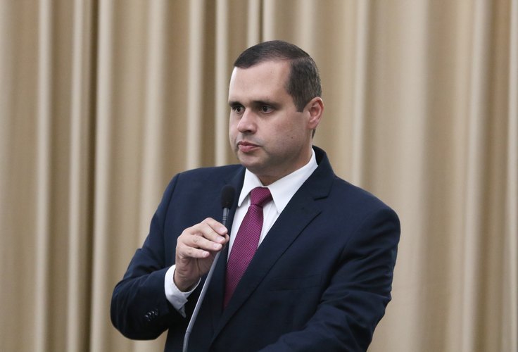 Silêncio dos Pereira movimenta bastidores e amplia dúvidas sobre disputa pelo Governo de Alagoas