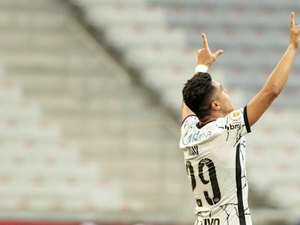 Roni comenta vitória do Corinthians contra o Athletico e exalta evolução coletiva: 'O time encaixou melhor'