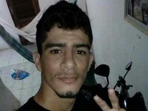 Grupo armado invade residência, mata um e deixa outro ferido