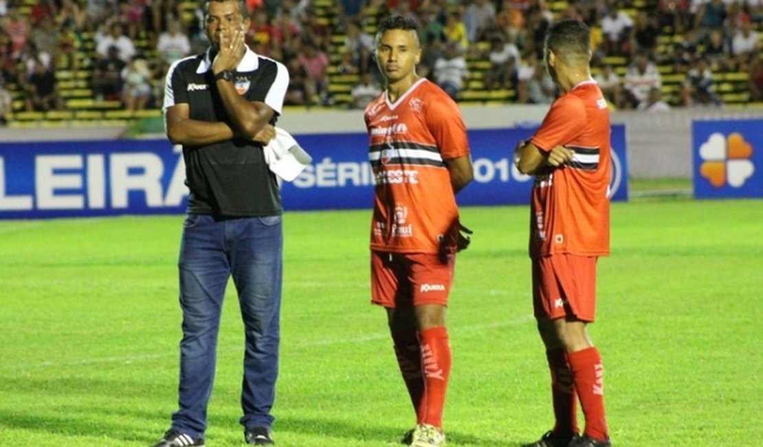 Capitão detona 'campo minado' no River do Piauí