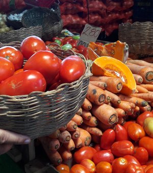 Mercados e feiras funcionam em horário especial no feriadão