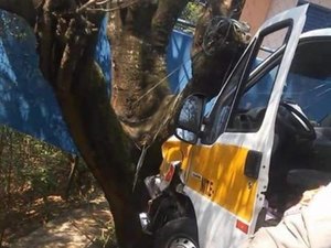 Acidente com van escolar: 4 crianças seguem internadas, uma em estado grave