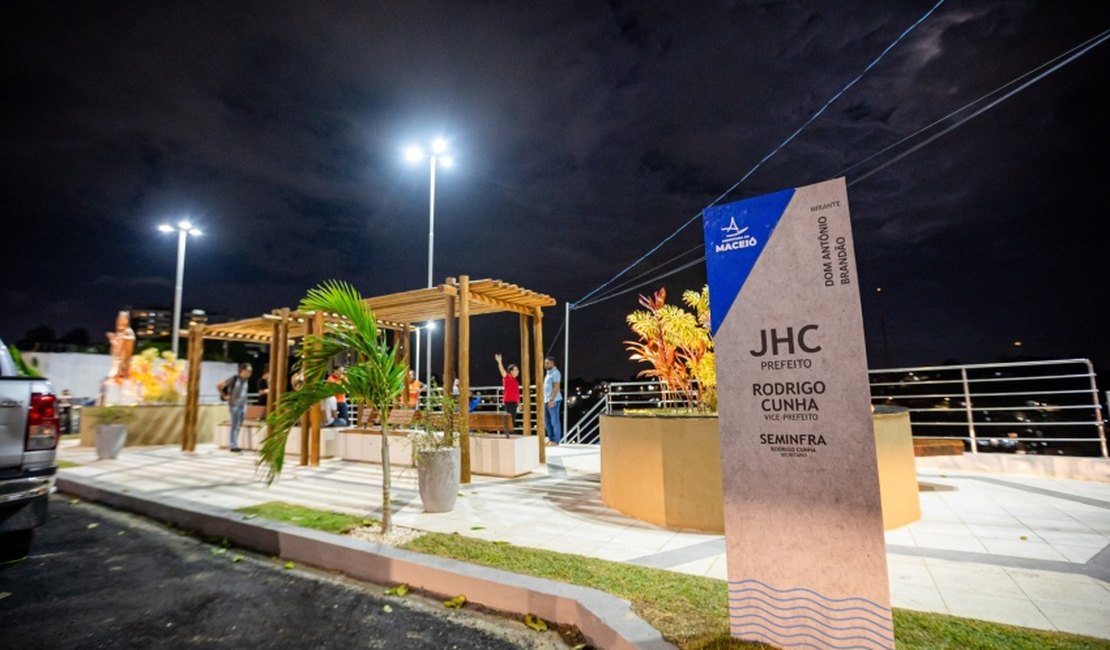 JHC entrega Mirante Dom Antônio Brandão e anuncia Rota dos Mirantes em Maceió