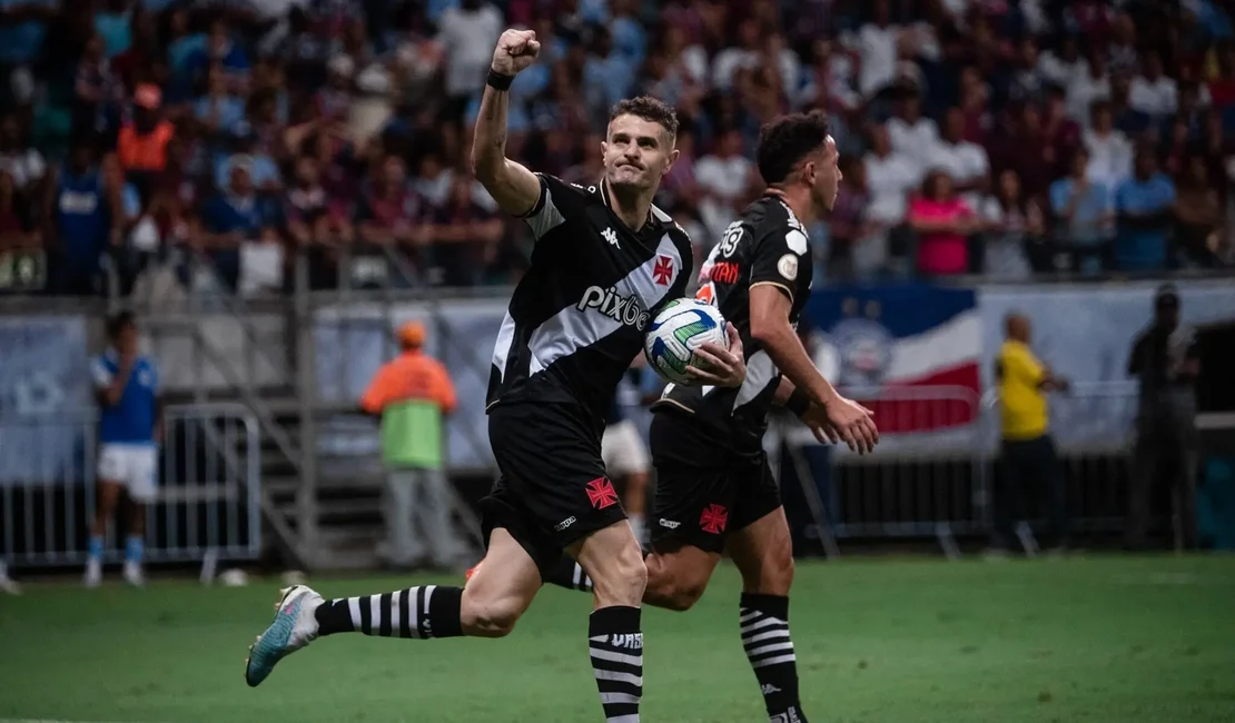 Depois de várias negociações frustradas, Grêmio aposta alto em Vegetti, do Vasco, para ser o substituto de Suárez