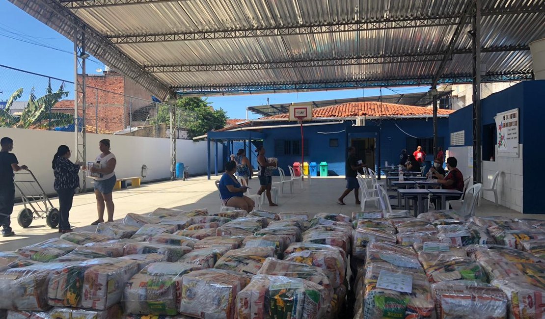 Prefeitura de Maceió conclui distribuição de kits de merenda escolar