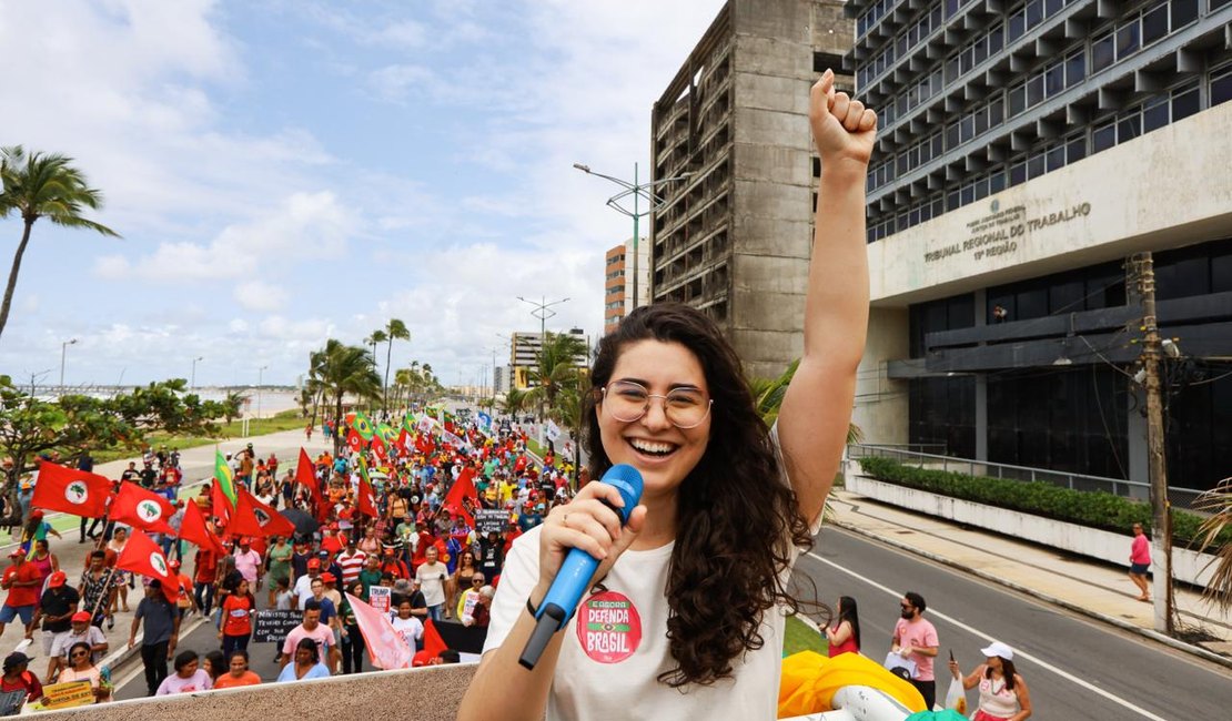 Após decisão do Congresso, Teca Nelma chama população às ruas contra o PL da Dosimetria