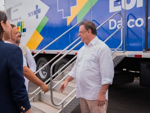 Carreta da Saúde é lançada em Arapiraca com oferta de exames para população feminina