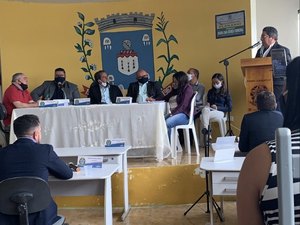 Vereadores impedem que prefeito de Minador do Negrão use recursos públicos para fins eleitorais