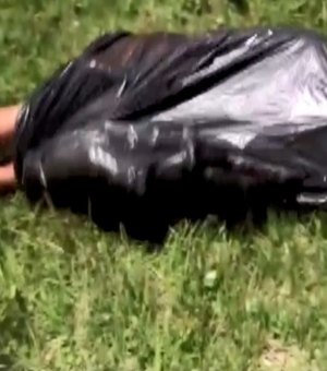 Homem em saco preto é confundido com morto e mobiliza a polícia