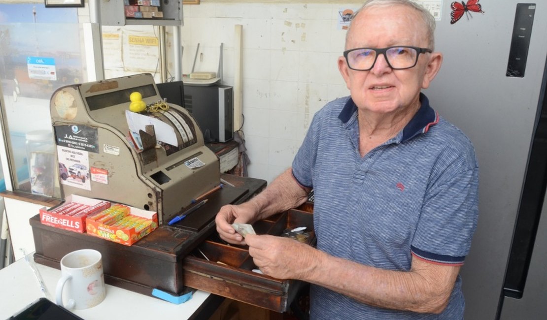 Comerciantes do bairro Jaraguá apostam no São João Massayó e estendem funcionamento
