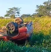 Carro colide contra ponto de ônibus na AL-115 em Arapiraca após falha nos freios