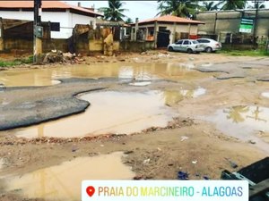 Moradores do Passo de Camaragibe reclamam de buracos em avenida