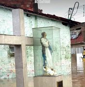 [Vídeo] Imagem da padroeira de São Luís do Quitunde não é coberta pelas águas da enchente